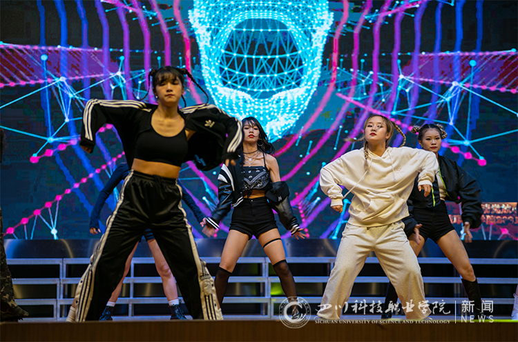 1-211011113F49A.jpg