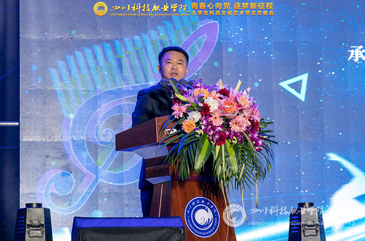 1-2111051U515Q4.jpg