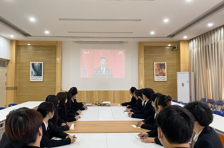 新时代呼唤新使命，新使命开启新征程 ——智能信息学部第一、四学院组织师生集中观看党的二十大开幕会(图2)