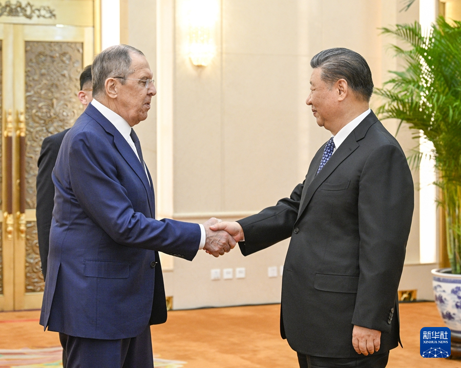习近平会见俄罗斯外长拉夫罗夫(图1)
