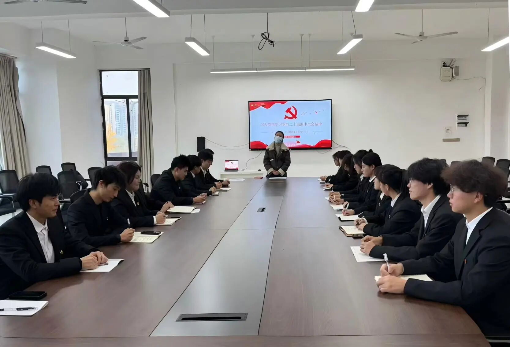 1-25112616344XP.jpg 1-25112616344XP.jpg